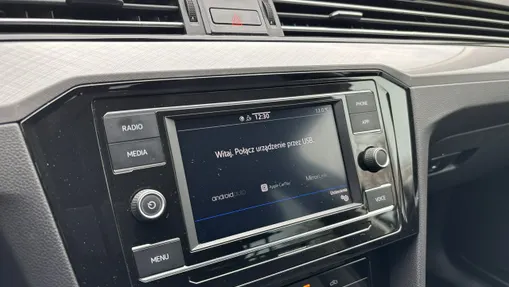 VOLKSWAGEN Passat -