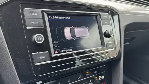 VOLKSWAGEN Passat -