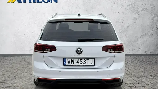 VOLKSWAGEN Passat -