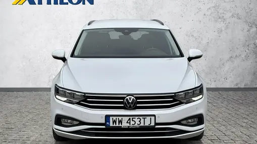 VOLKSWAGEN Passat -