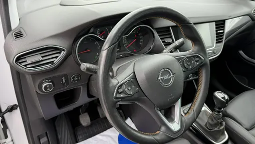 OPEL Crossland X -