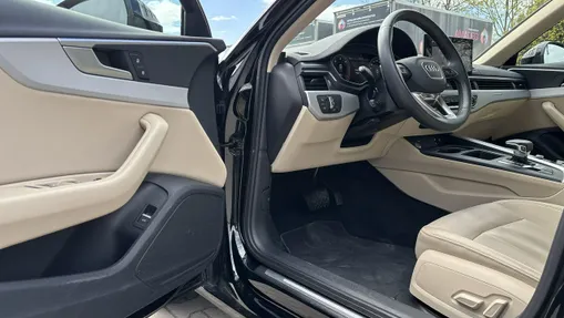 AUDI A4 -