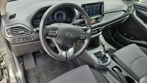 HYUNDAI i30 -