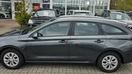 HYUNDAI i30 -
