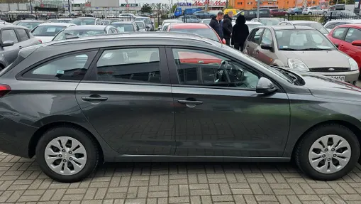 HYUNDAI i30 -