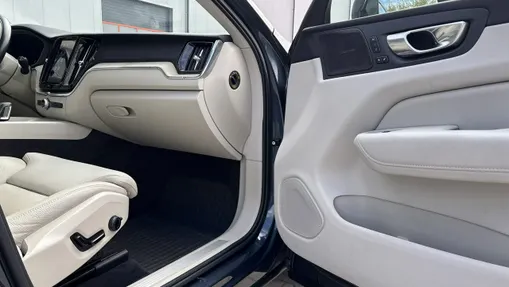 VOLVO XC60 -