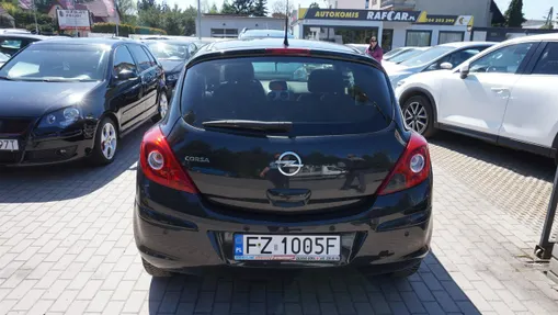 OPEL Corsa -