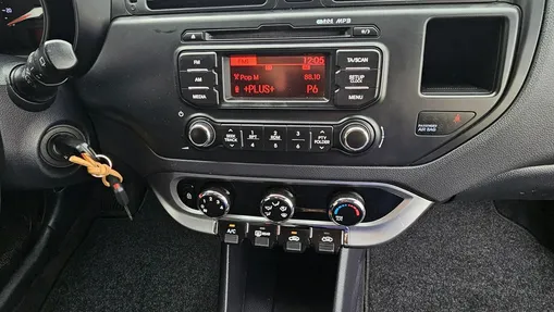 KIA Rio -
