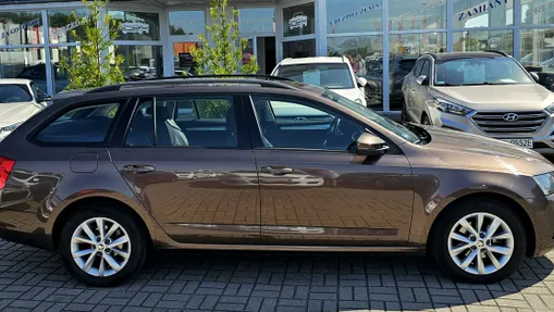 SKODA Octavia -