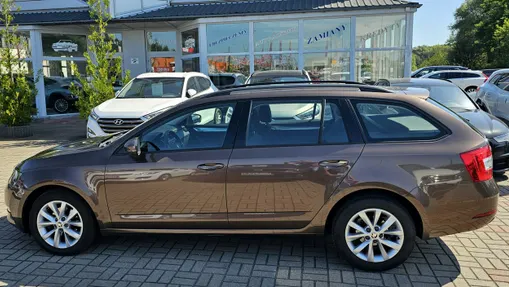 SKODA Octavia -