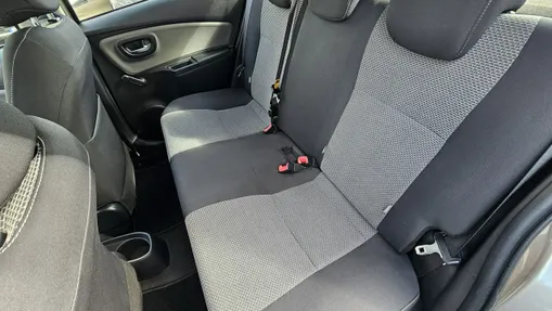 TOYOTA Yaris -