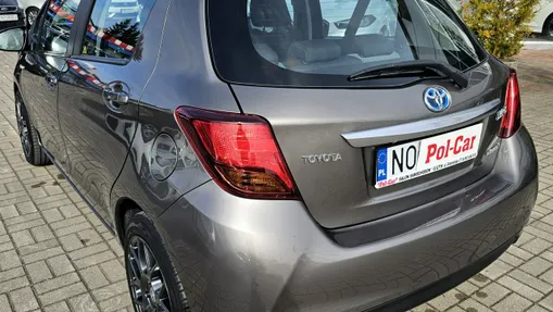 TOYOTA Yaris -