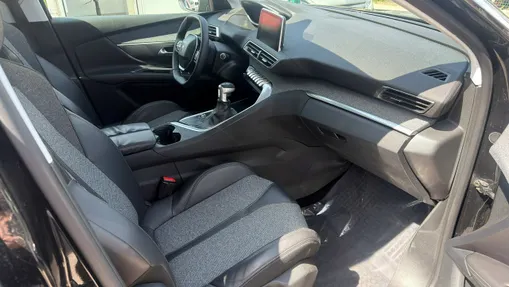 PEUGEOT 3008 -