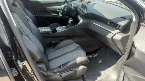 PEUGEOT 3008 -