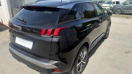 PEUGEOT 3008 -