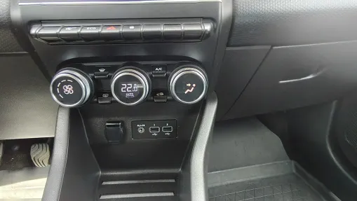 RENAULT Clio -