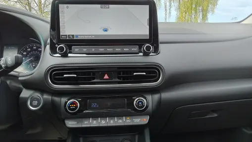 HYUNDAI Kona -