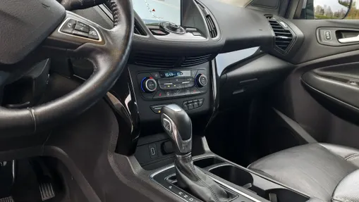 FORD Escape -