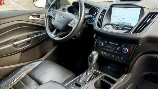 FORD Escape -