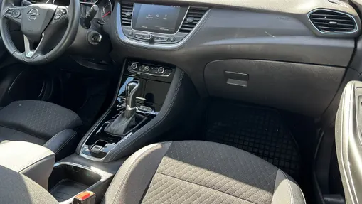 OPEL Grandland X -