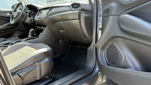 OPEL Grandland X -