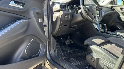 OPEL Grandland X -