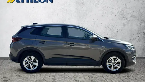 OPEL Grandland X -