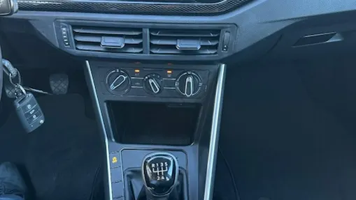 VOLKSWAGEN Taigo -