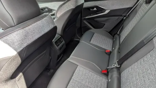 PEUGEOT 3008 -