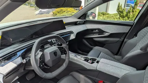 PEUGEOT 3008 -