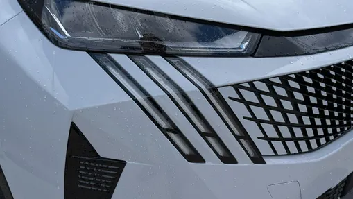 PEUGEOT 3008 -