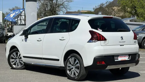 PEUGEOT 3008 -