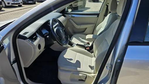 SKODA Octavia -