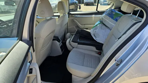 SKODA Octavia -