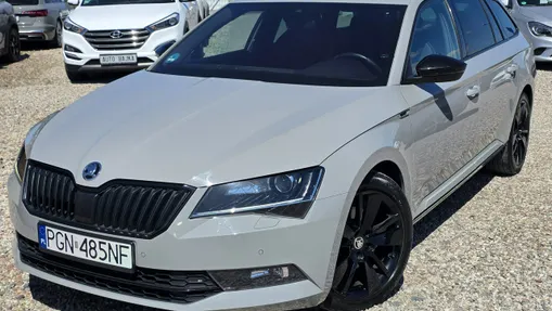SKODA Superb -