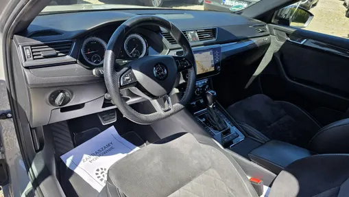 SKODA Superb -