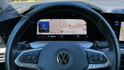 VOLKSWAGEN Golf -