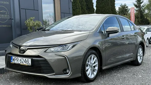 TOYOTA Corolla -
