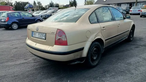 VOLKSWAGEN Passat -