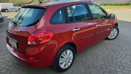 RENAULT Clio -
