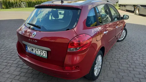 RENAULT Clio -