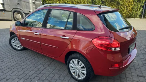 RENAULT Clio -