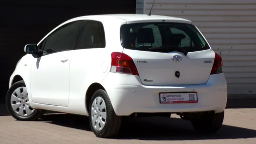 TOYOTA Yaris -