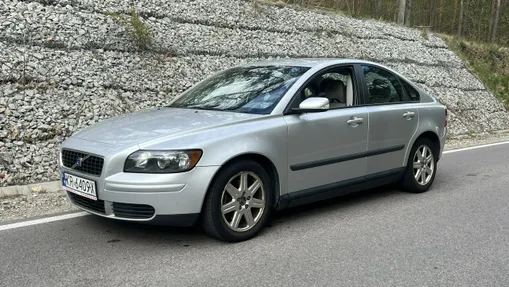 VOLVO S40 -