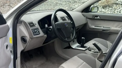 VOLVO S40 -