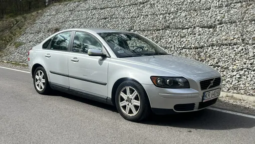 VOLVO S40 -