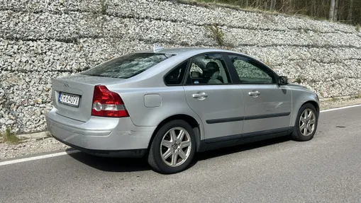 VOLVO S40 -