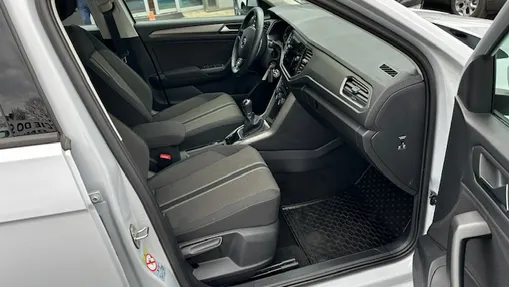 VOLKSWAGEN T-ROC -