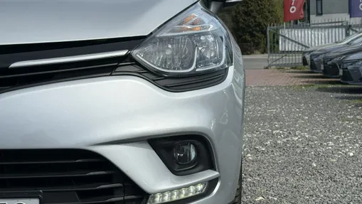 RENAULT Clio -