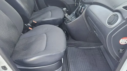 HYUNDAI i10 -